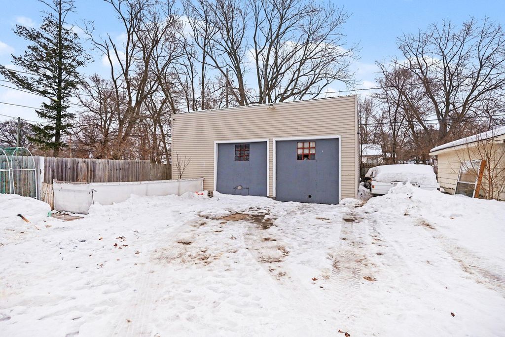 Photo of 1844 Superior Street, Muskegon, MI 49442 (MLS # 26013686)