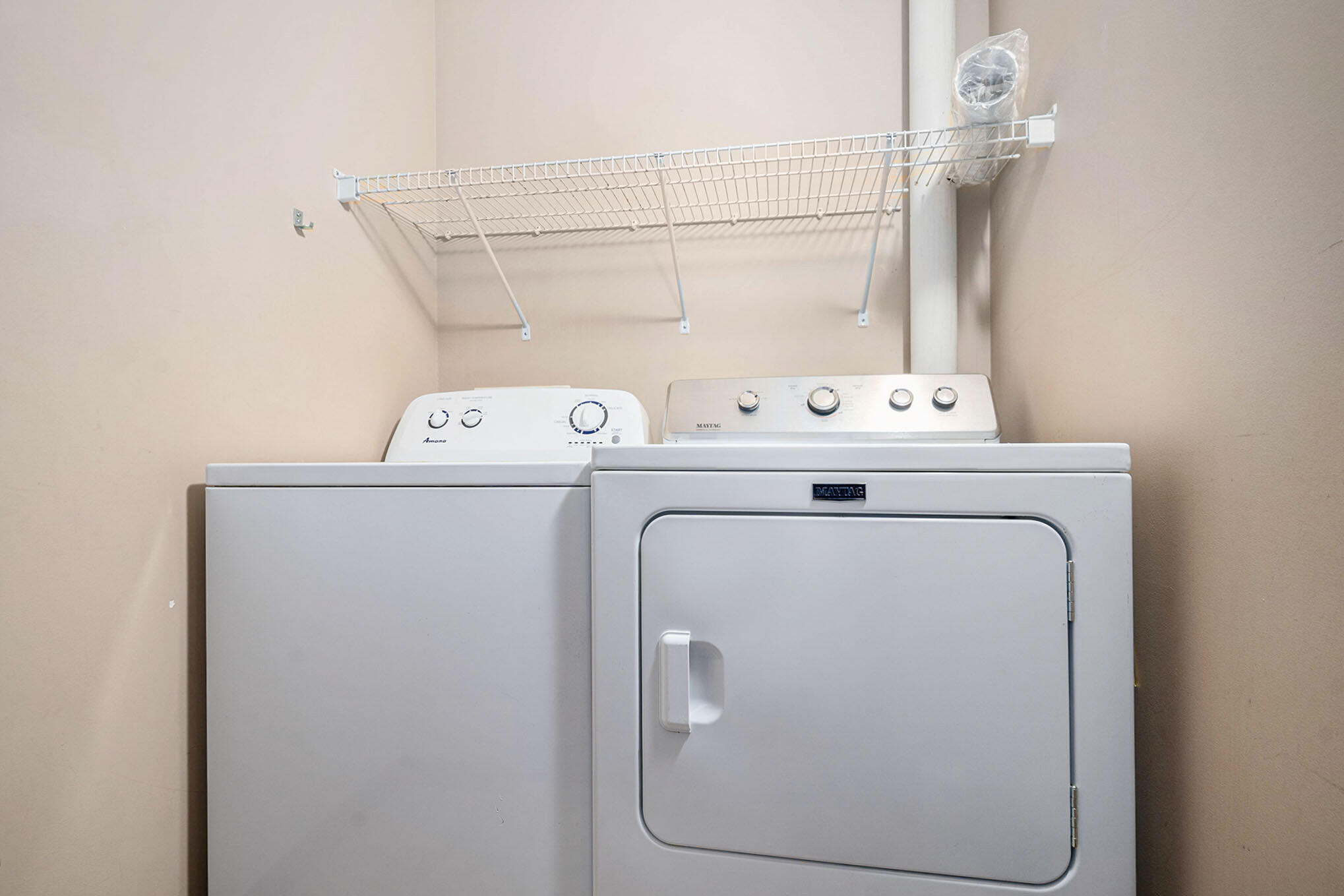 Kalamazoo, Michigan 49007, United States, 2 Bedrooms Bedrooms, ,2 BathroomsBathrooms,Residential,Active,3943