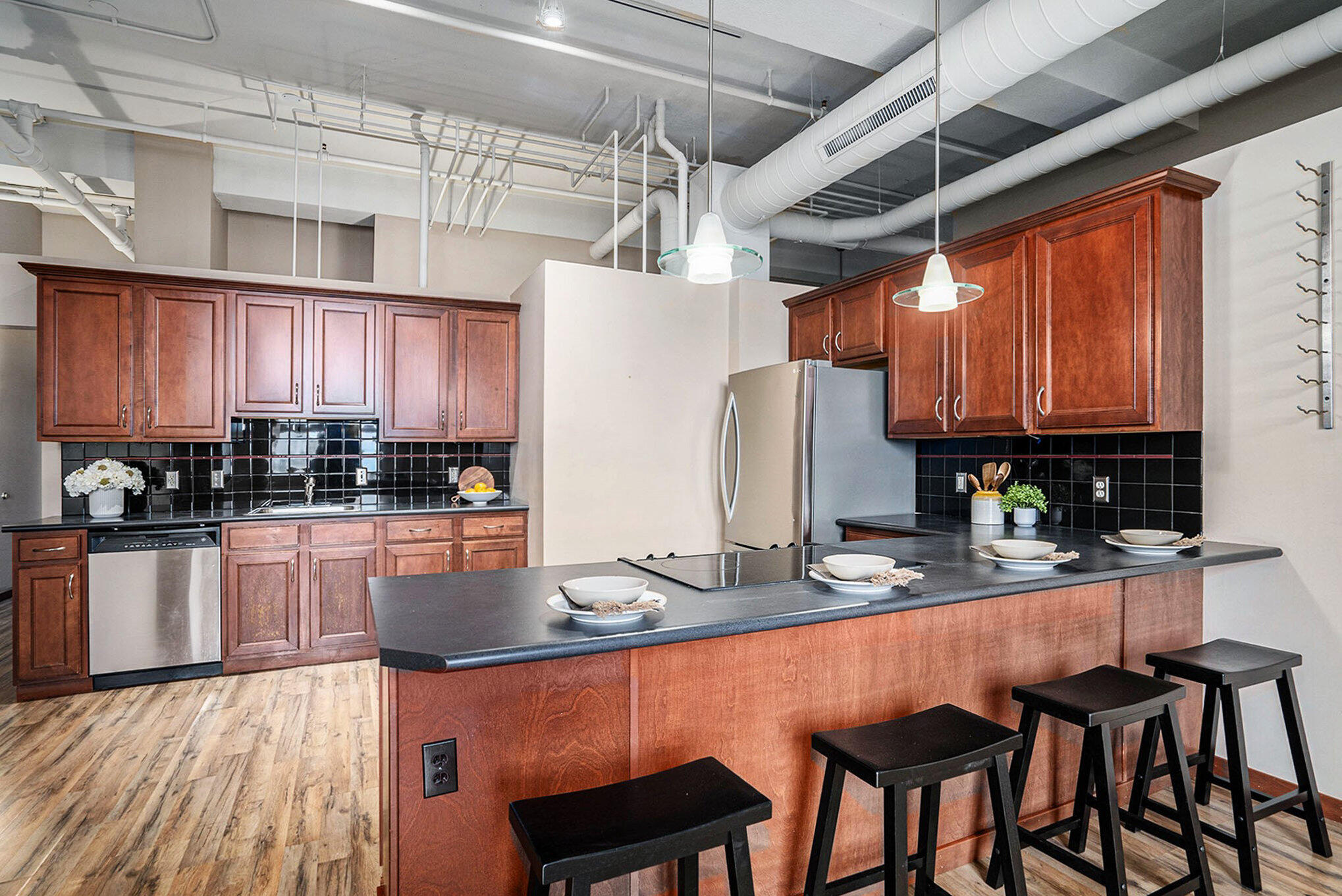 Kalamazoo, Michigan 49007, United States, 2 Bedrooms Bedrooms, ,2 BathroomsBathrooms,Residential,Active,3943