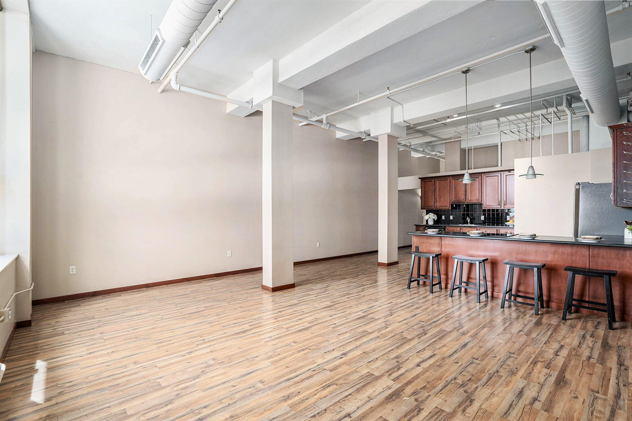 Kalamazoo, Michigan 49007, United States, 2 Bedrooms Bedrooms, ,2 BathroomsBathrooms,Residential,Active,3943