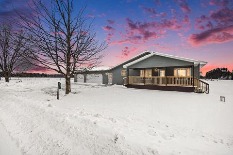 Photo of 4981 E Sylvan Road, Evart, MI 49631 (MLS # 26004662)