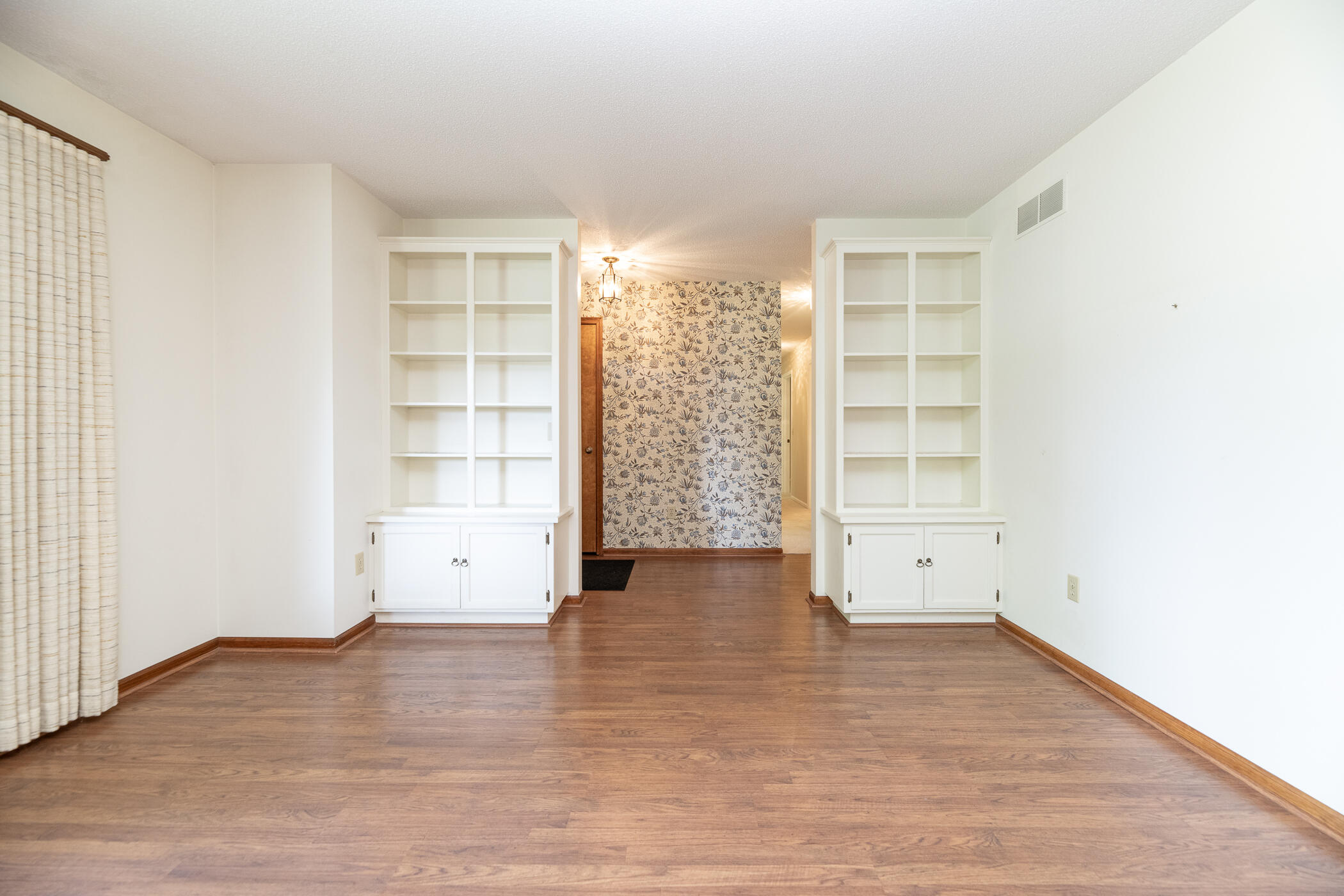 6124 Old Log Trail