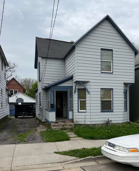 Photo of 1036 Logan Street SE, Grand Rapids, MI 49506 (MLS # 26018899)