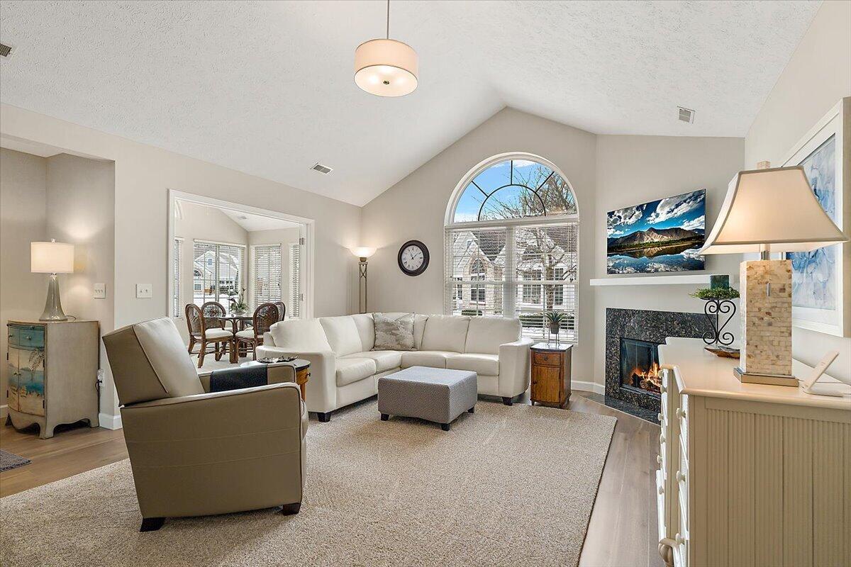 2859 Villa Lane