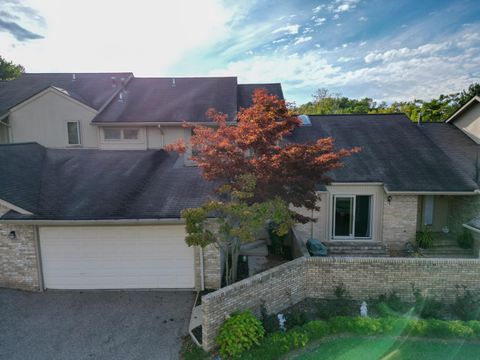 4291 Foxpointe Drive West Bloomfield MI 48323