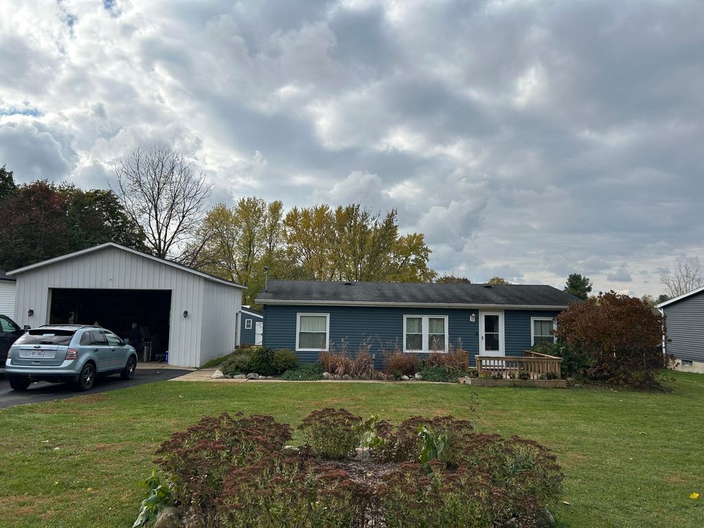 Photo of 386 Kenneth Drive, Plainwell, MI 49080 (MLS # 25056236)