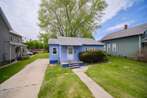 Photo of 116 Sibben Street, Manistee, MI 49660 (MLS # 26024516)