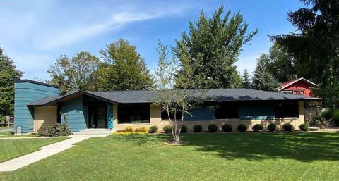 460 Fremont Street Douglas MI 49406