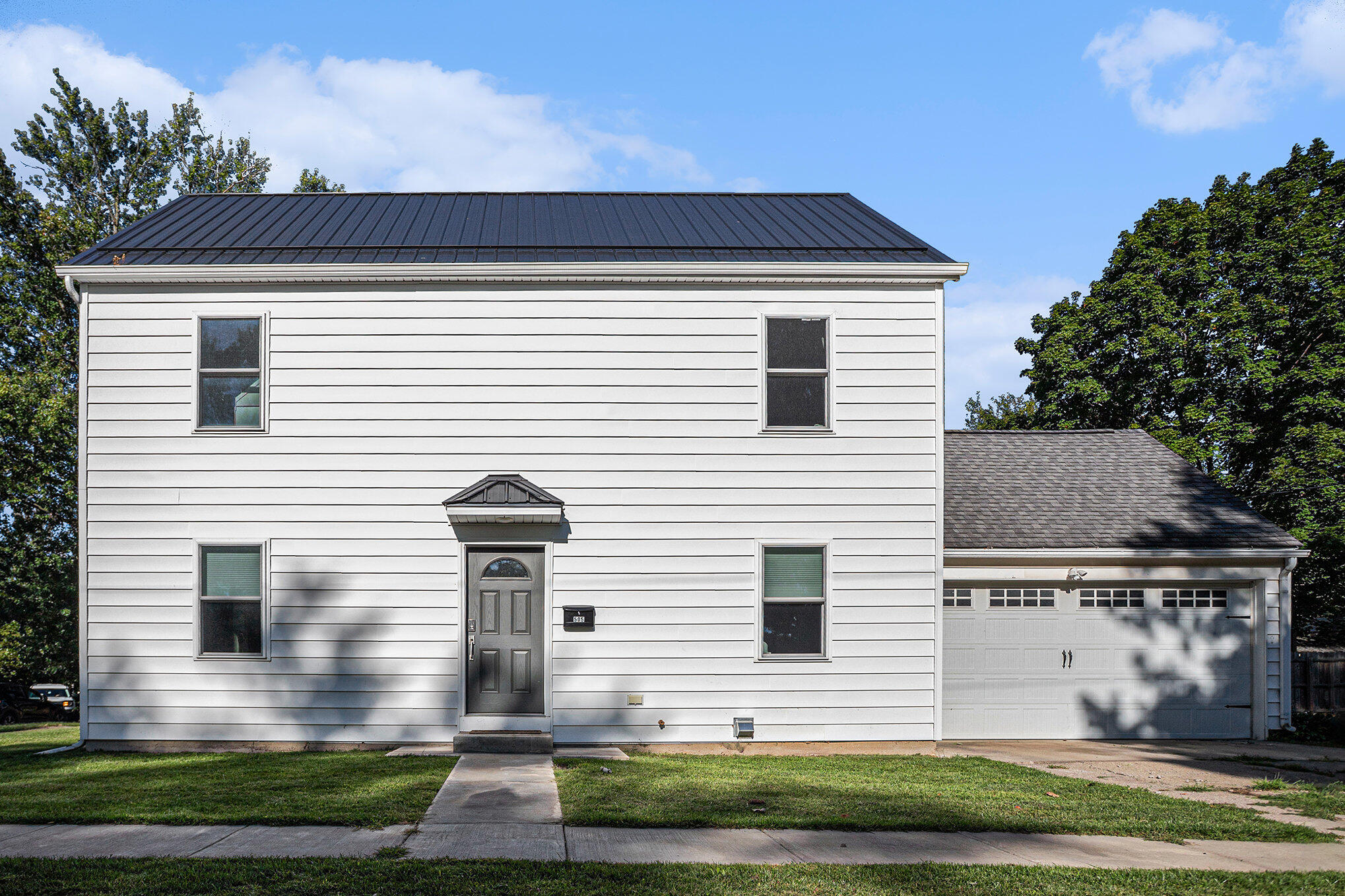 Sturgis, Michigan 49091, United States, 3 Bedrooms Bedrooms, ,2 BathroomsBathrooms,Residential,Active,200582