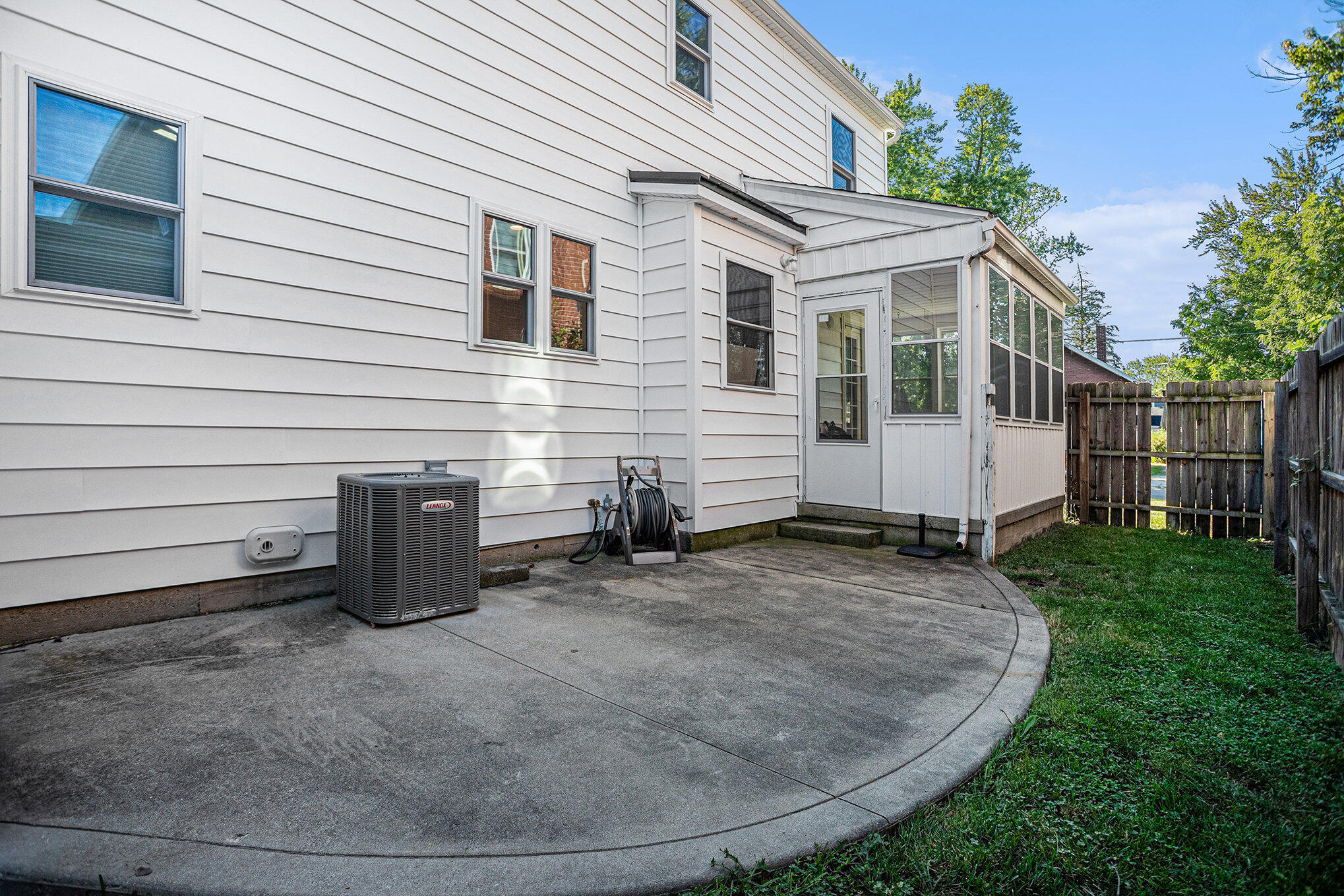 Sturgis, Michigan 49091, United States, 3 Bedrooms Bedrooms, ,2 BathroomsBathrooms,Residential,Active,200582