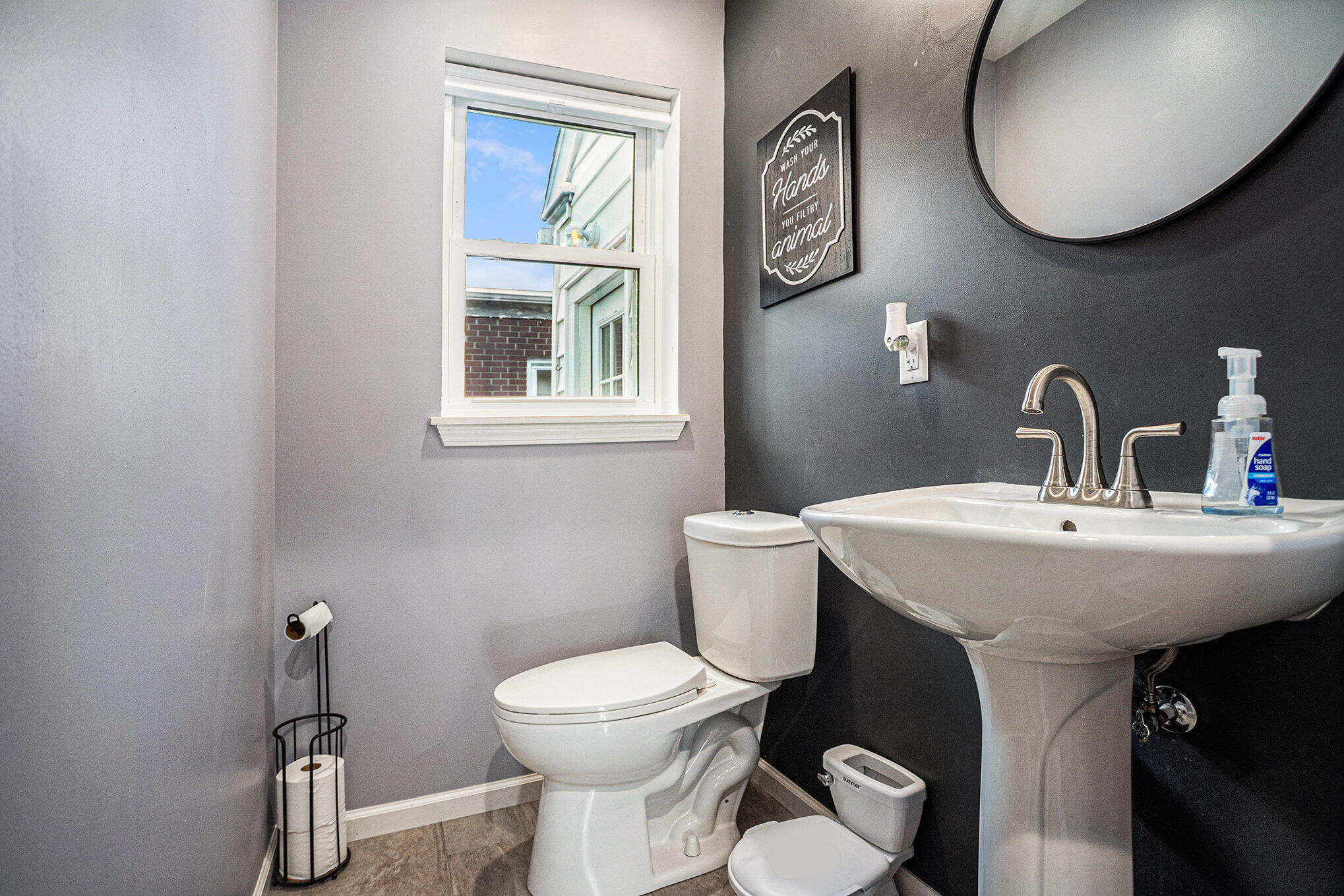 Sturgis, Michigan 49091, United States, 3 Bedrooms Bedrooms, ,2 BathroomsBathrooms,Residential,Active,200582