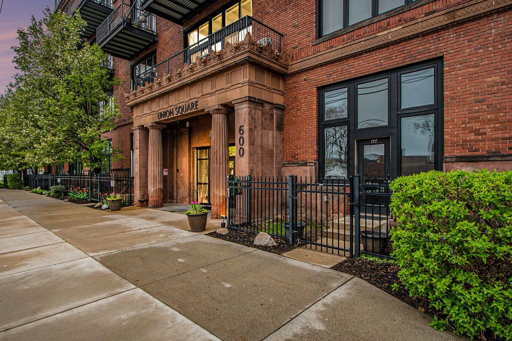 Photo of 600 Broadway Avenue NW #234, Grand Rapids, MI 49504 (MLS # 25056346)