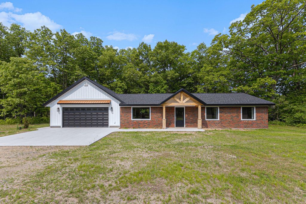 Photo of 2051 Russell Road, Muskegon, MI 49445 (MLS # 25026738)