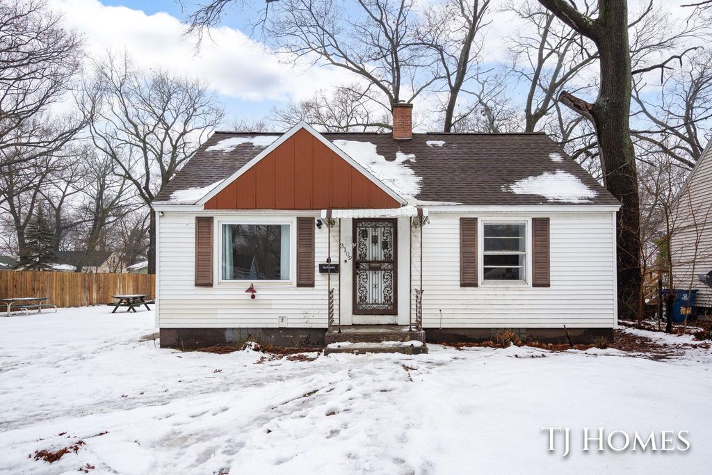 Photo of 3109 Temple Street, Muskegon, MI 49444 (MLS # 26001108)