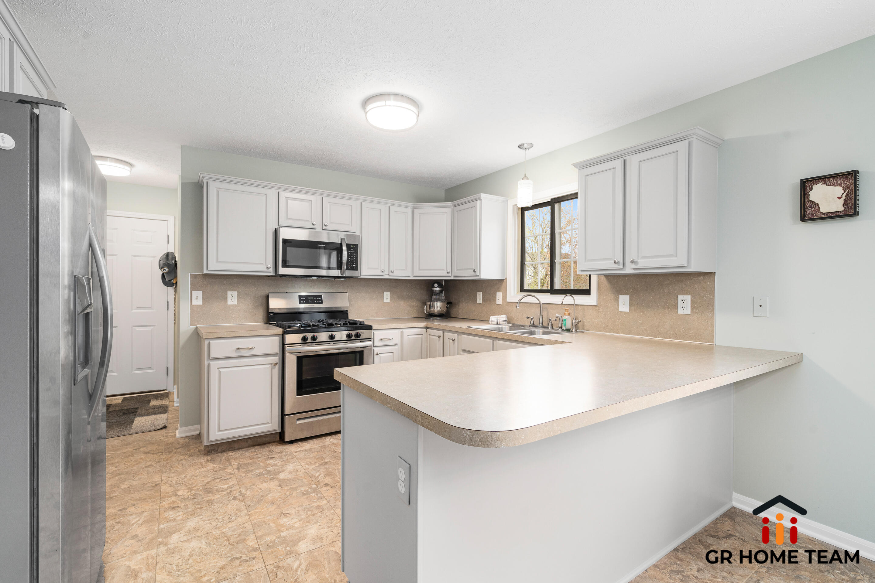 Photo 7 of 41 of 9005 Lenter Drive SE house