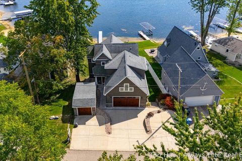 Photo of 1208 N Eagle Lake Drive, Kalamazoo, MI 49009 (MLS # 25050795)