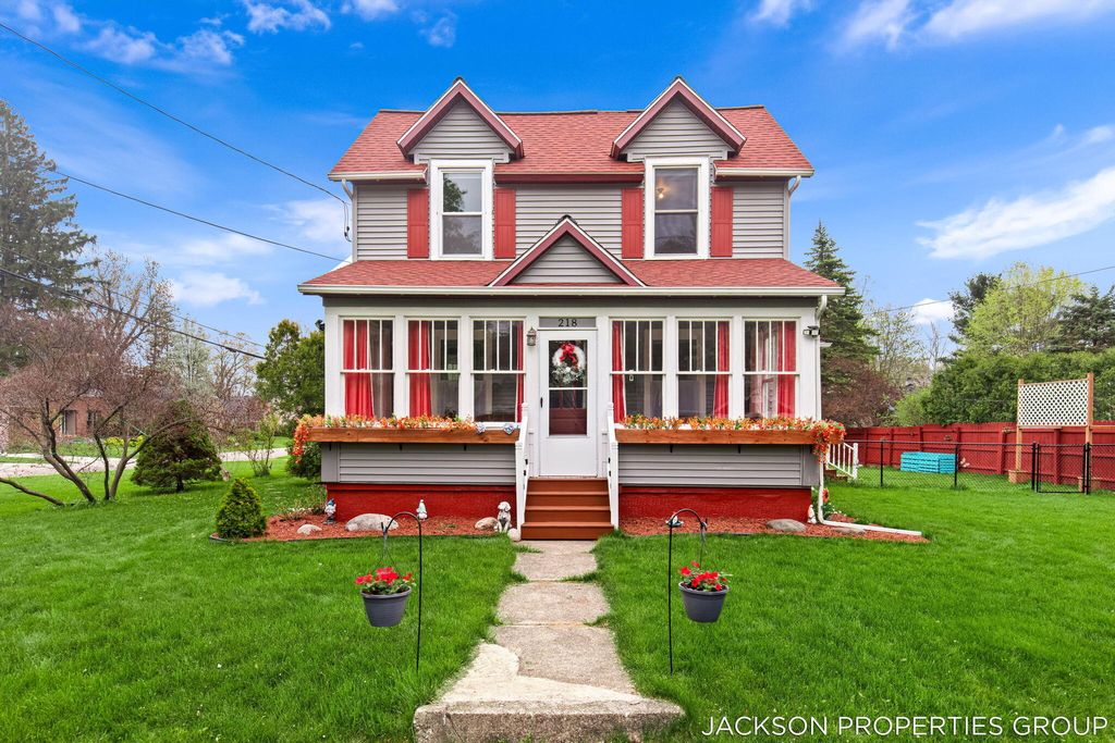 Photo of 218 N Jackson Street, Spring Lake, MI 49456 (MLS # 26022115)