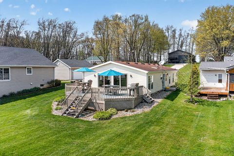 Photo of 16853 Lakeview Drive, Vandalia, MI 49095 (MLS # 26017453)