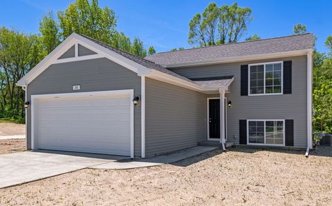 Photo of 18296 Loganwood Trail, Battle Creek, MI 49017 (MLS # 26016620)