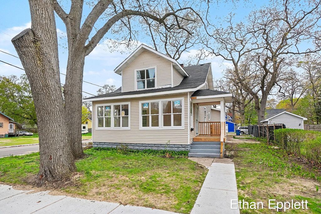 Photo of 2837 5th Street, Muskegon, MI 49444 (MLS # 26019810)