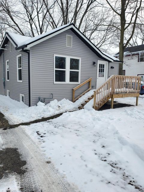 Photo of 1347 Rose Avenue, Benton Harbor, MI 49022 (MLS # 26005442)