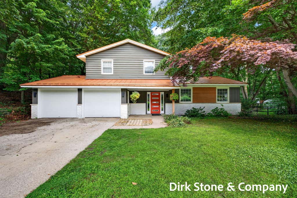 Photo of 18569 Pawnee Drive, Spring Lake, MI 49456 (MLS # 26040939)