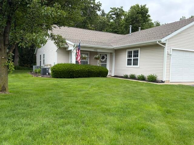 Photo 1 of 17 — 3345 Clear Vista Court NE, Grand Rapids, MI 49525