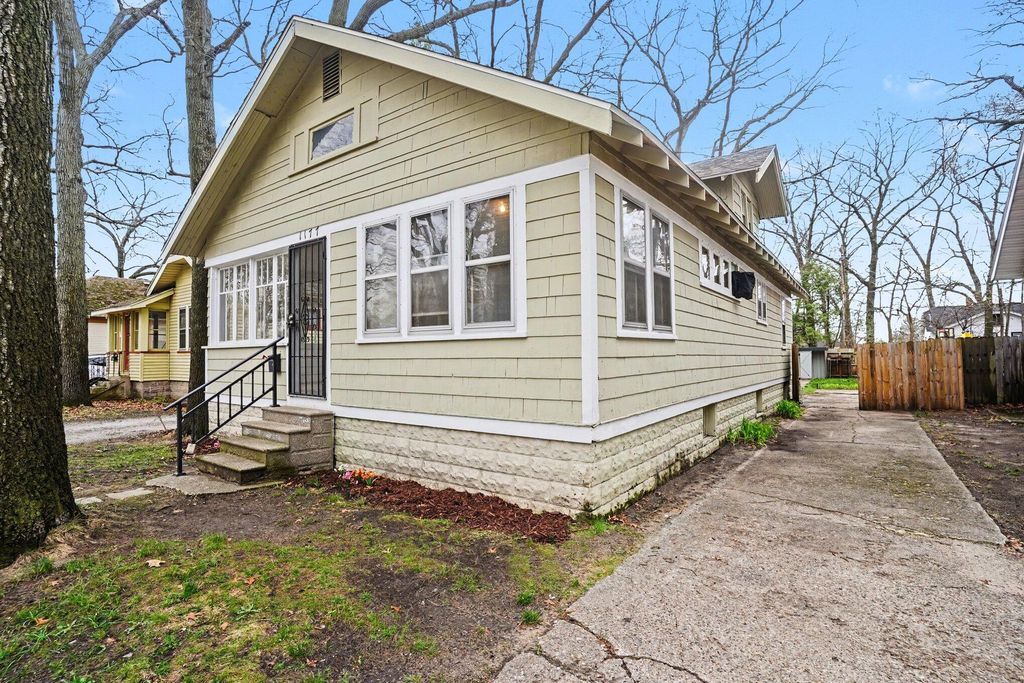 Photo of 1177 Emerson Avenue, Muskegon, MI 49442 (MLS # 26016034)