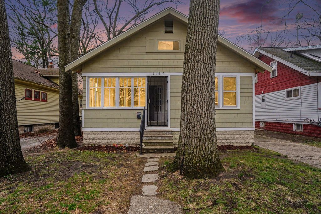Photo of 1177 Emerson Avenue, Muskegon, MI 49442 (MLS # 26016034)