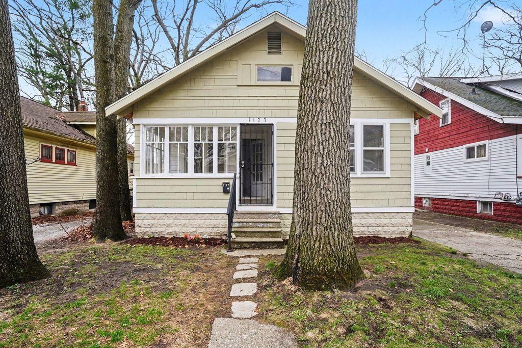 Photo of 1177 Emerson Avenue, Muskegon, MI 49442 (MLS # 26016034)
