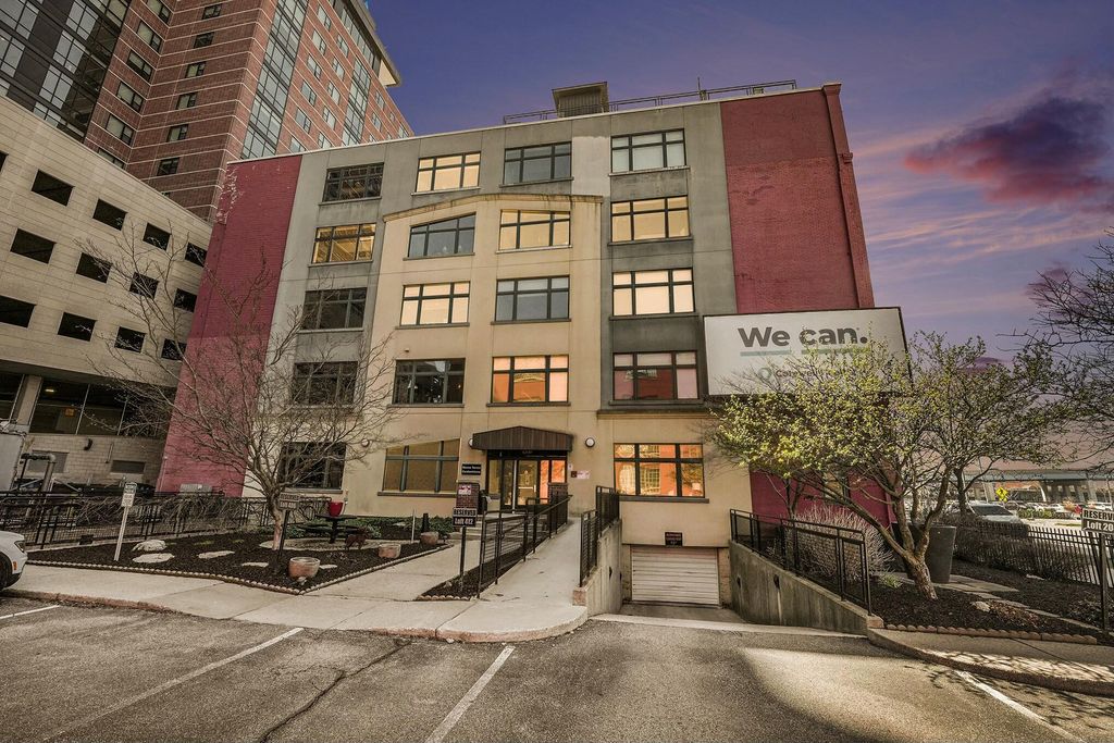 Photo of 600 Monroe Avenue NW #210, Grand Rapids, MI 49503 (MLS # 25015893)