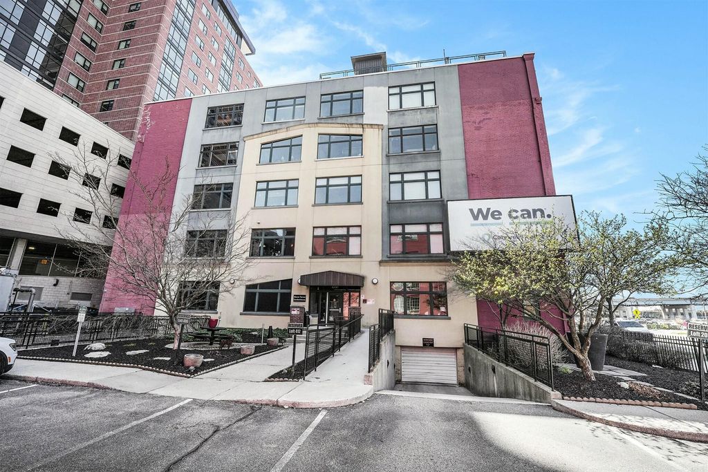 Photo of 600 Monroe Avenue NW #210, Grand Rapids, MI 49503 (MLS # 25015893)