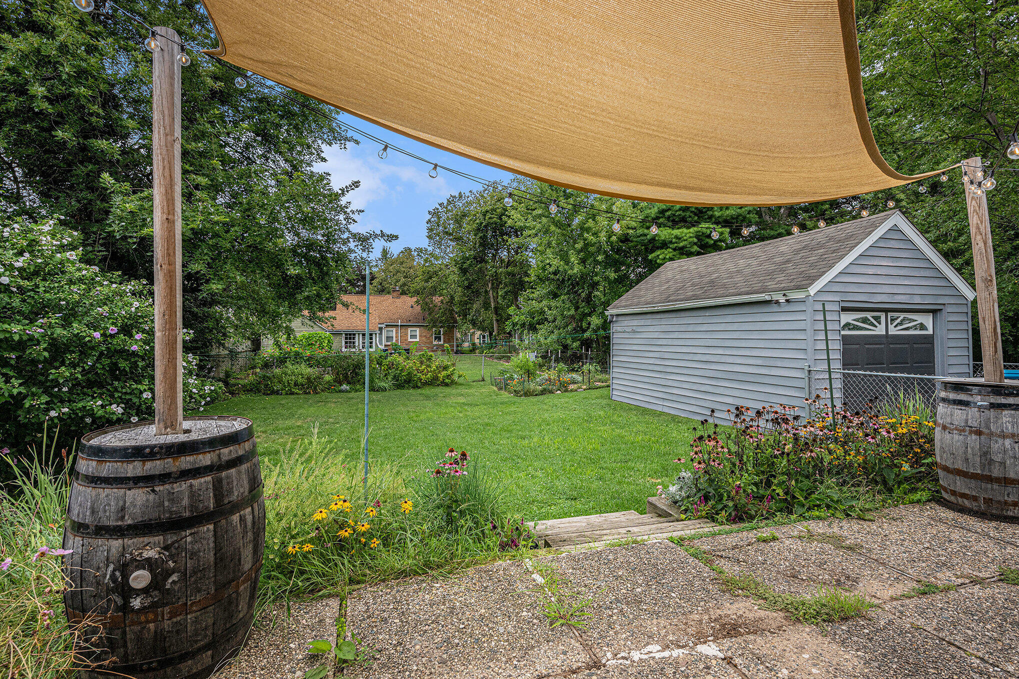 Kalamazoo, Michigan 49001, United States, 3 Bedrooms Bedrooms, ,2 BathroomsBathrooms,Residential,Active,195022