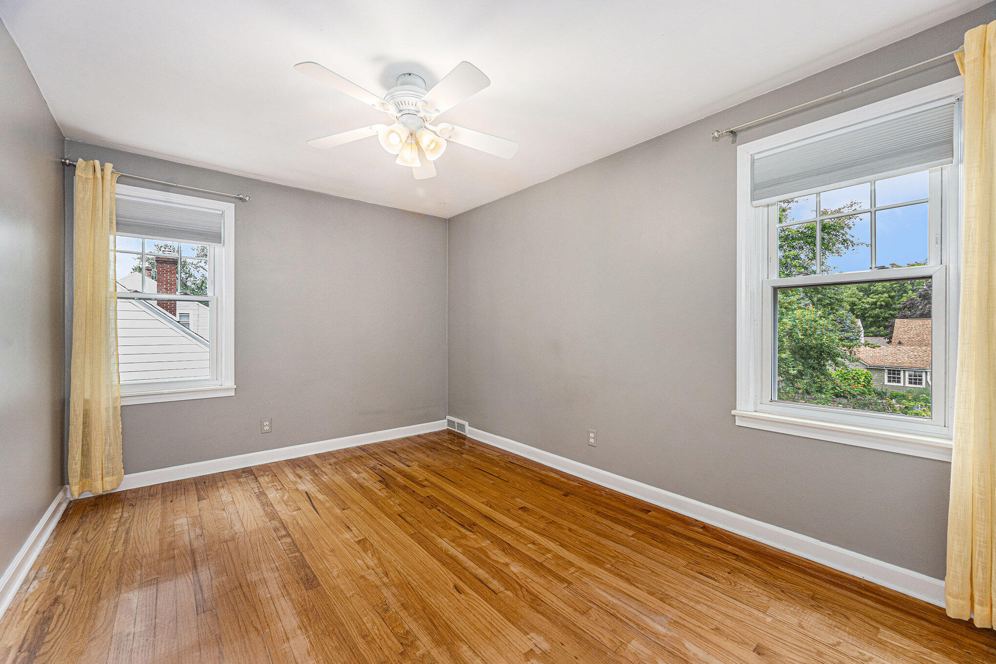 Kalamazoo, Michigan 49001, United States, 3 Bedrooms Bedrooms, ,2 BathroomsBathrooms,Residential,Active,195022