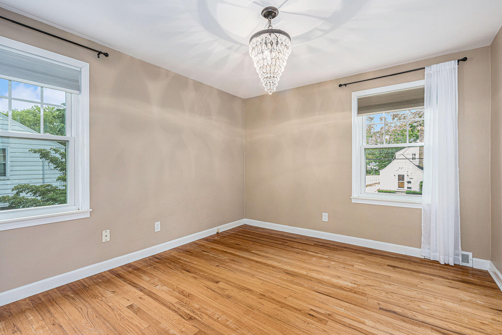 Kalamazoo, Michigan 49001, United States, 3 Bedrooms Bedrooms, ,2 BathroomsBathrooms,Residential,Active,195022