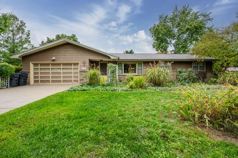 Photo of 1606 Stanley Drive, Benton Harbor, MI 49022 (MLS # 25053277)