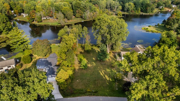 33 W SHORE DR, STANTON, MI 48888 - Image a00666be2f9c77f4f6b4b15636571e53/985539617