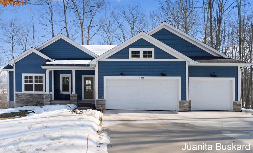 Photo of 9310 S Annie Lane, Newaygo, MI 49337 (MLS # 26005749)