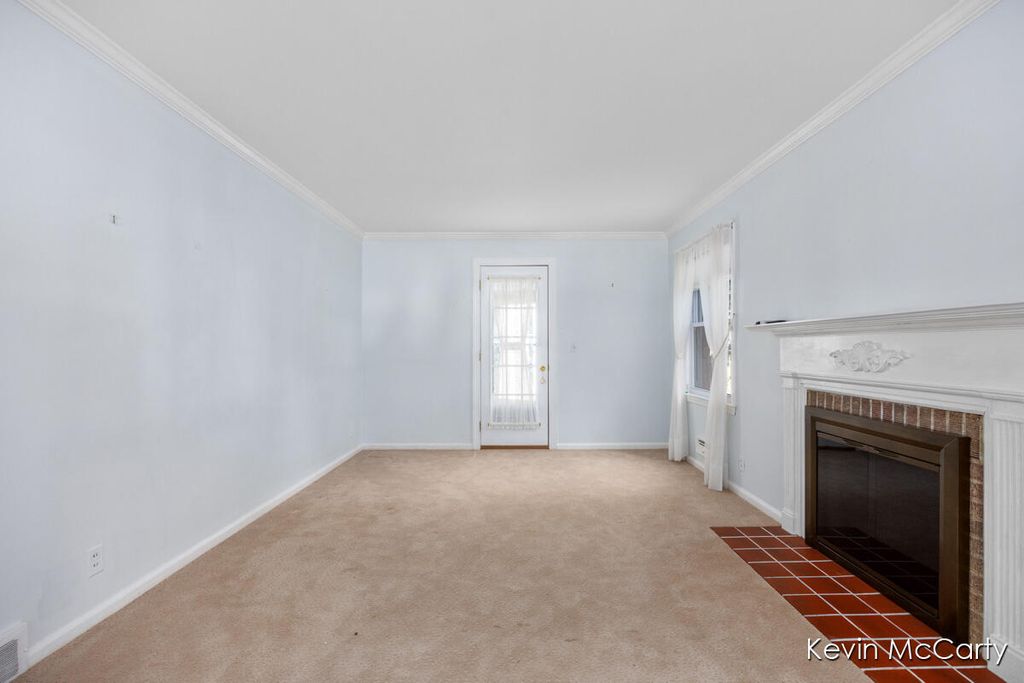 Photo of 1043 Floral Avenue SE, East Grand Rapids, MI 49506 (MLS # 25047786)