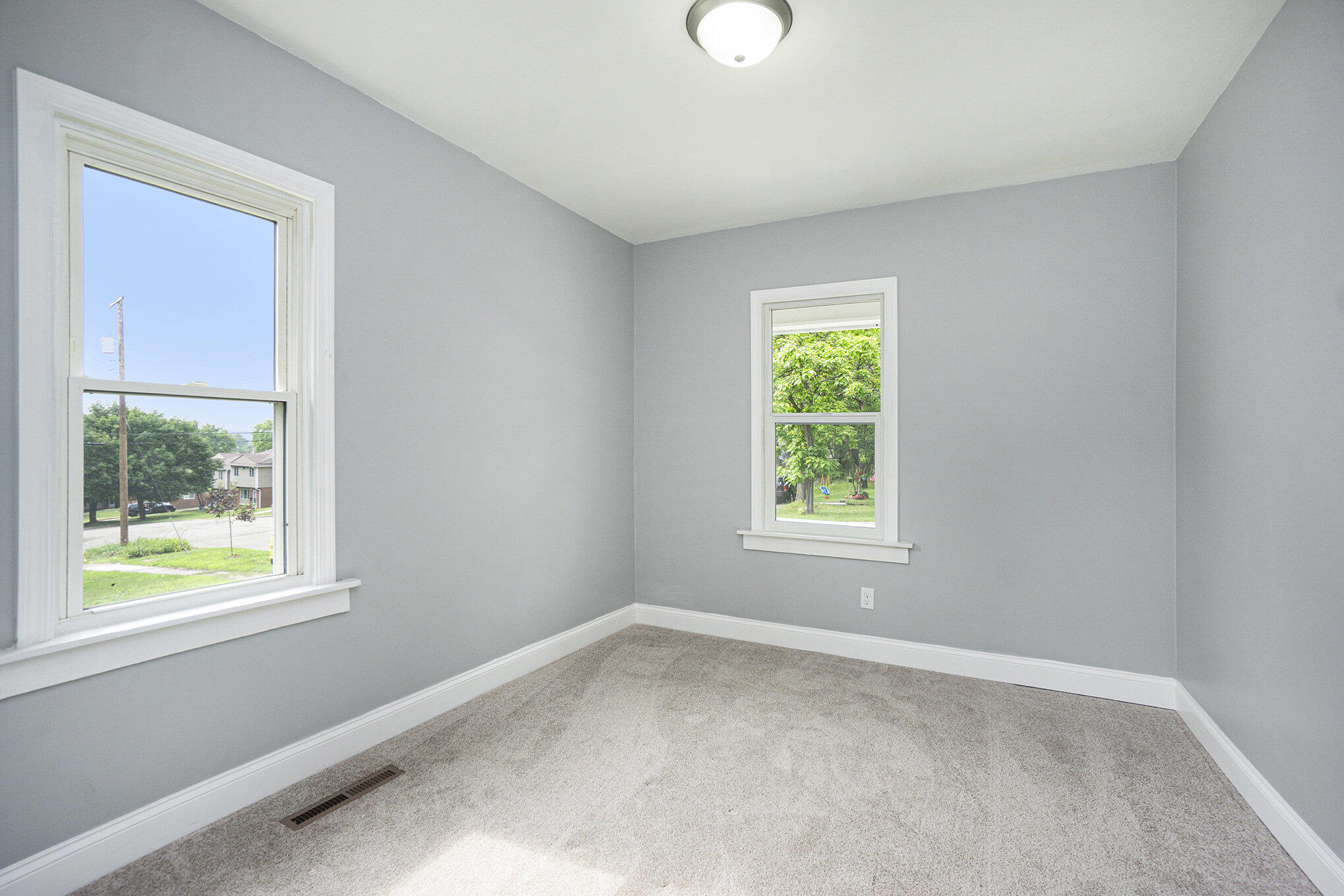 Kalamazoo, Michigan 49048, United States, 3 Bedrooms Bedrooms, ,1 BathroomBathrooms,Residential,Active,168588