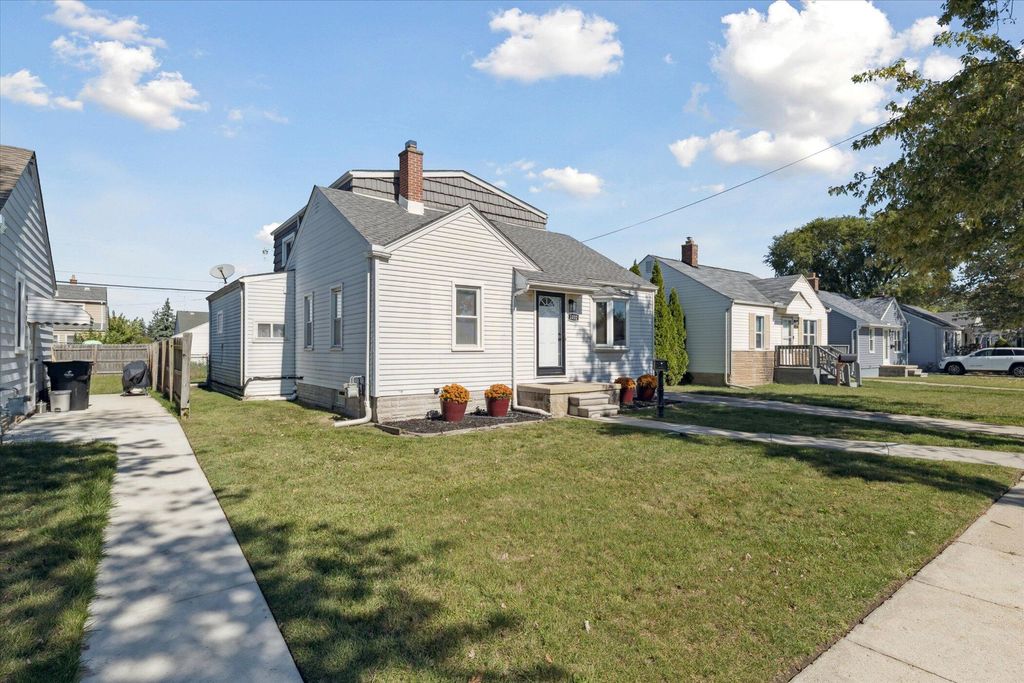 Photo of 1032 Hudson Street, Wyandotte, MI 48192 (MLS # 25050669)