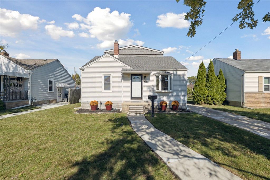 Photo of 1032 Hudson Street, Wyandotte, MI 48192 (MLS # 25050669)