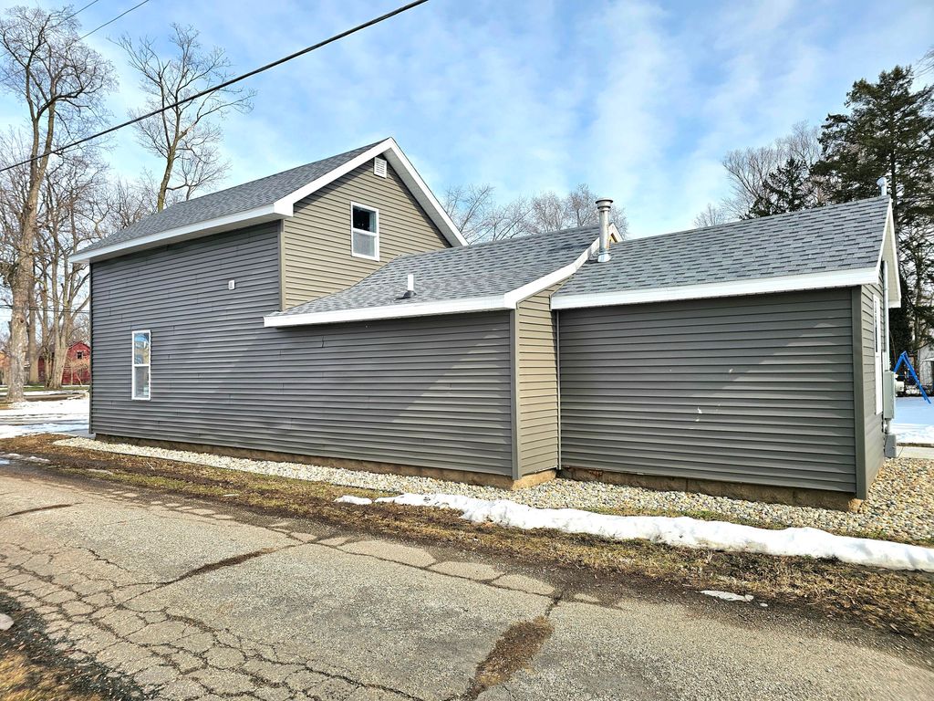 Photo of 108 E Murray Avenue, White Pigeon, MI 49099 (MLS # 26005846)