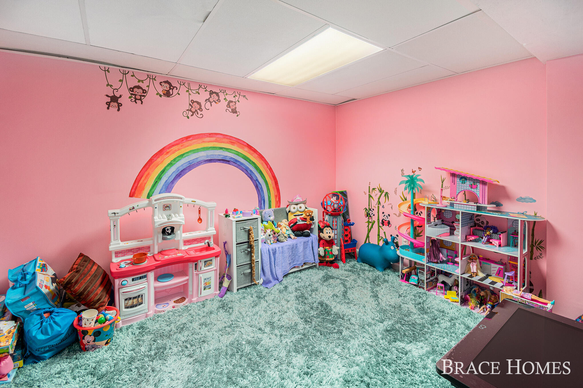 Comstock Park, Michigan 49321, United States, 3 Bedrooms Bedrooms, ,3 BathroomsBathrooms,Residential,Pending,121965