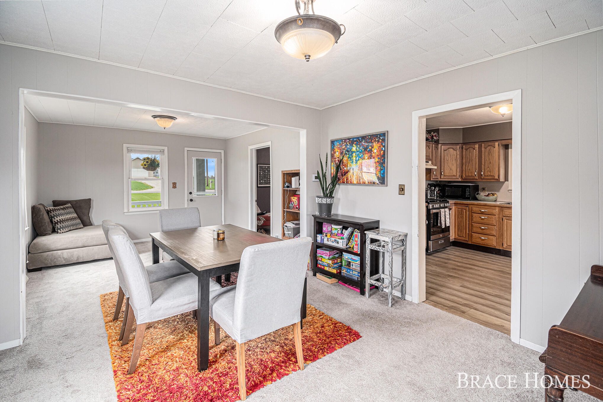 Comstock Park, Michigan 49321, United States, 3 Bedrooms Bedrooms, ,3 BathroomsBathrooms,Residential,Pending,121965