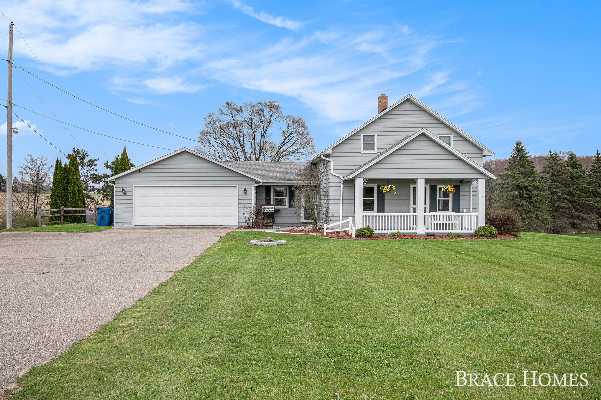 Comstock Park, Michigan 49321, United States, 3 Bedrooms Bedrooms, ,3 BathroomsBathrooms,Residential,Pending,121965