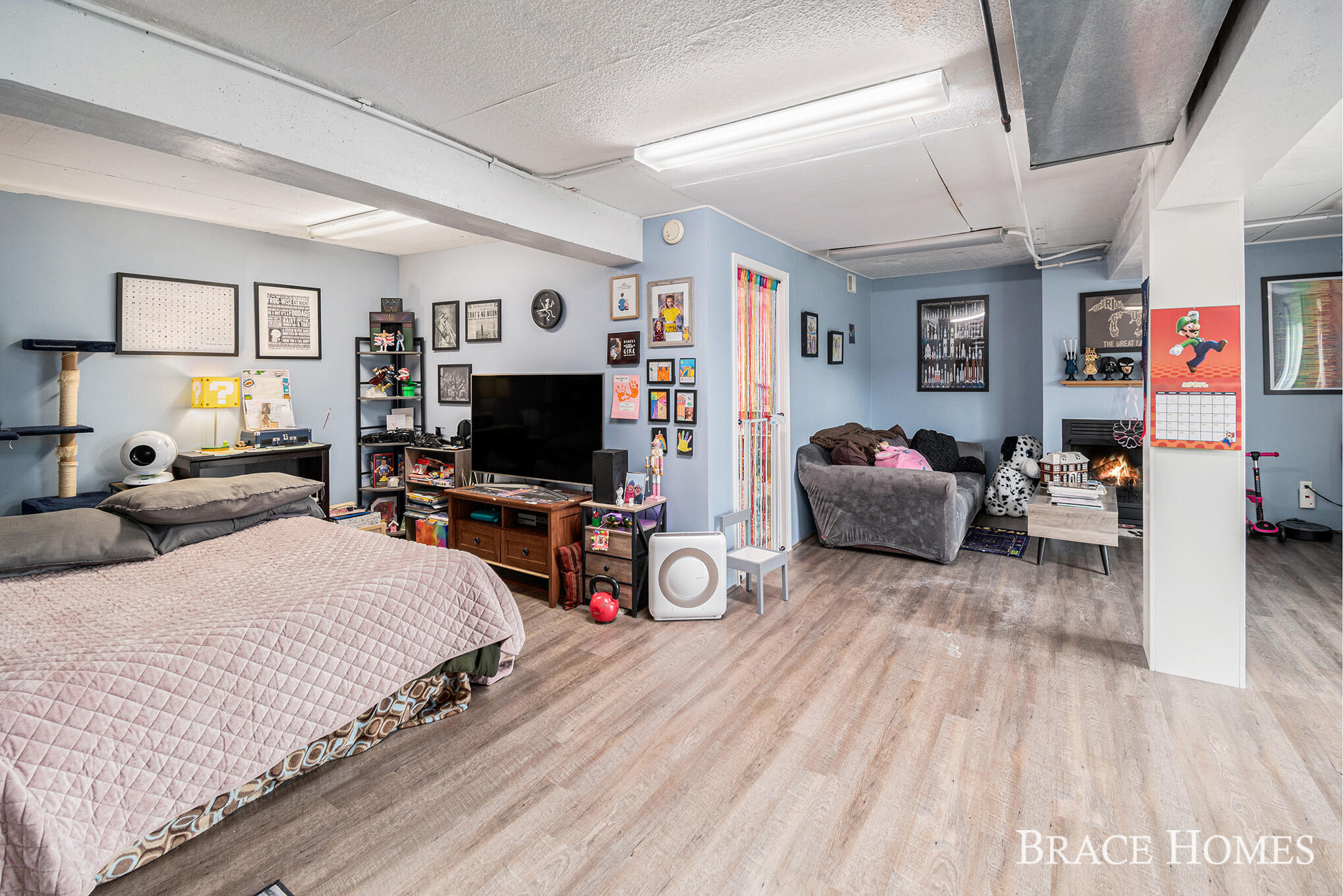 Comstock Park, Michigan 49321, United States, 3 Bedrooms Bedrooms, ,3 BathroomsBathrooms,Residential,Pending,121965