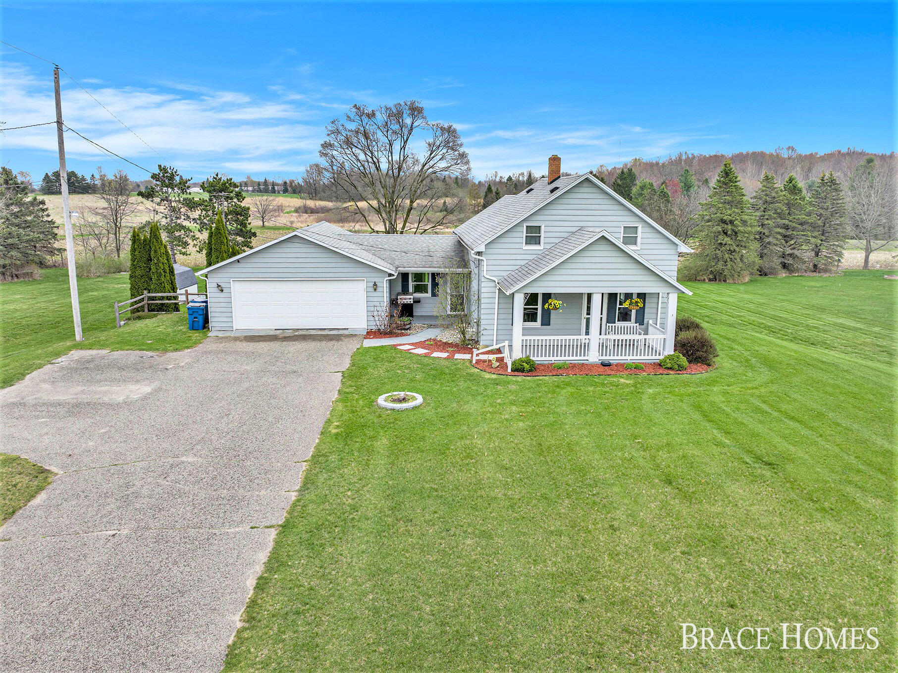 Comstock Park, Michigan 49321, United States, 3 Bedrooms Bedrooms, ,3 BathroomsBathrooms,Residential,Pending,121965