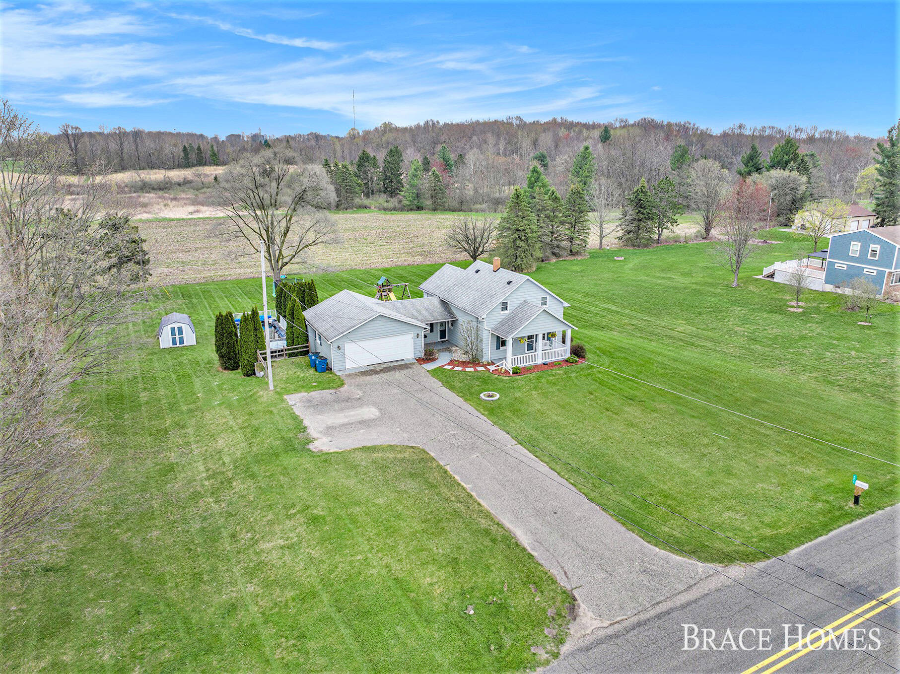 Comstock Park, Michigan 49321, United States, 3 Bedrooms Bedrooms, ,3 BathroomsBathrooms,Residential,Pending,121965