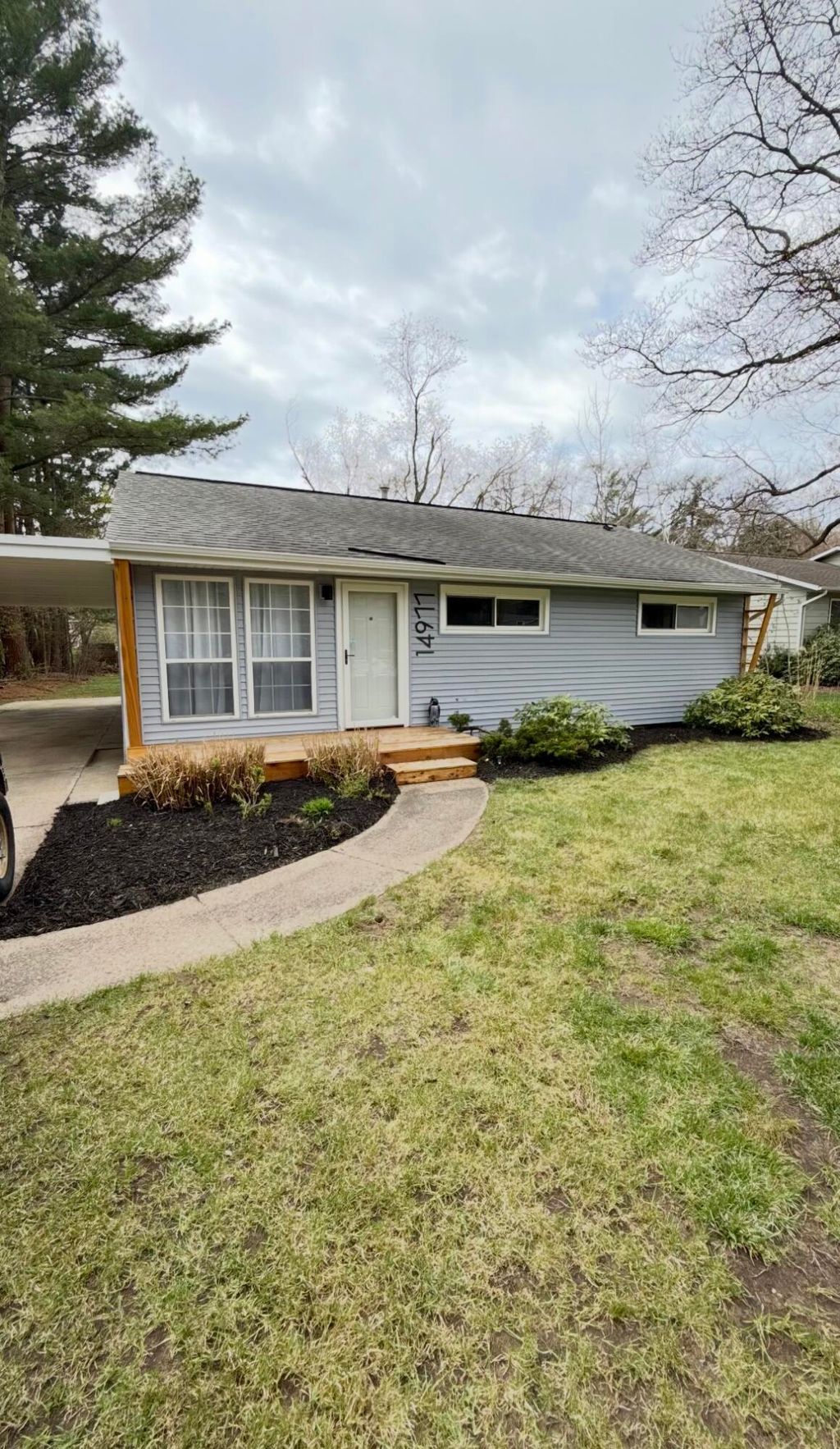 Photo of 14977 Lakeshore Avenue, Grand Haven, MI 49417 (MLS # 25012092)